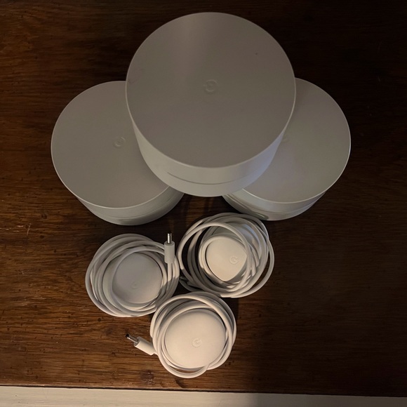 Google WIFI mesh router pack of 3 - Picture 2 of 2